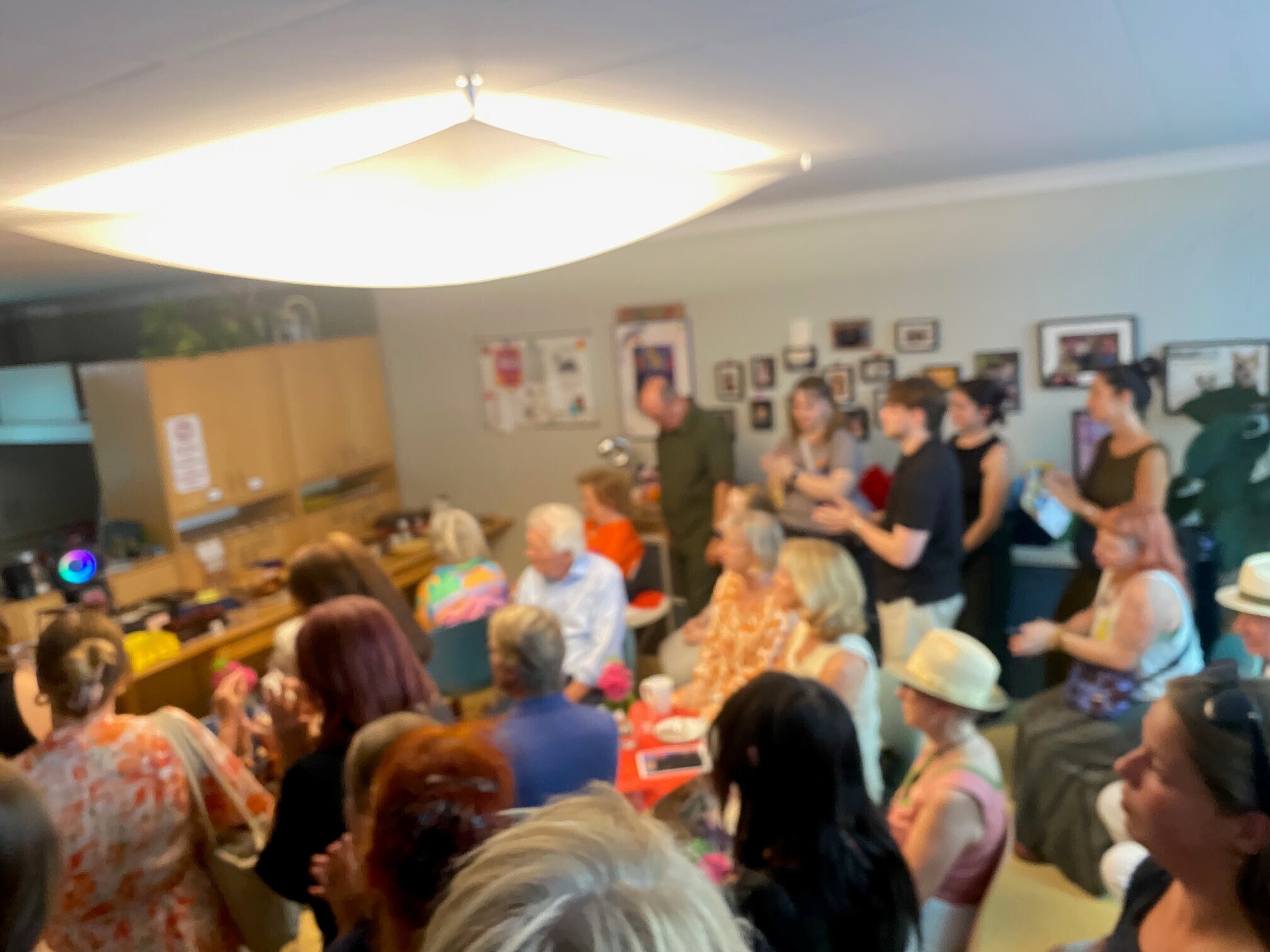 TrebeCafé für wohnungslose Mädchen - 393952