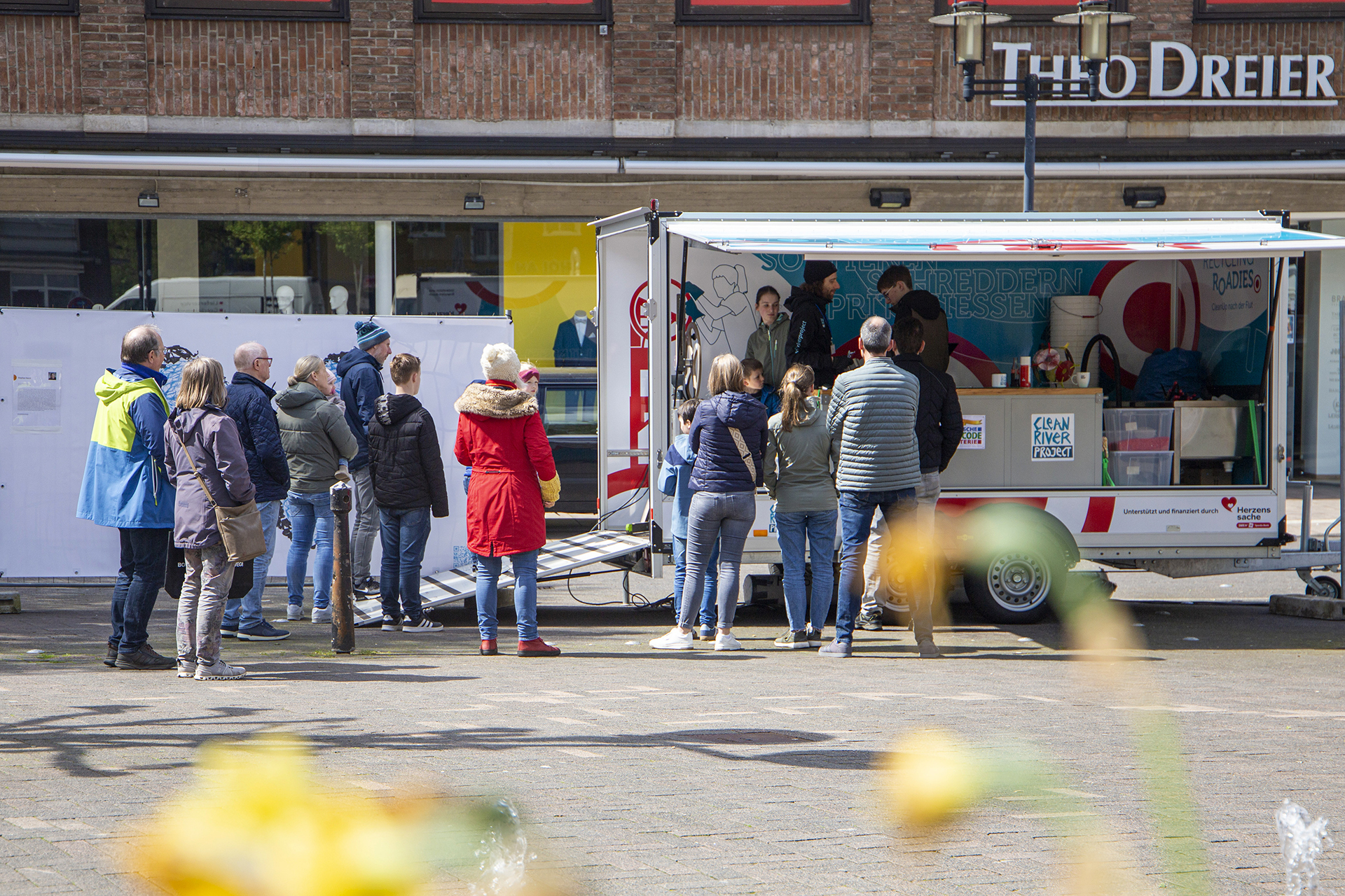 Clean River Project - Paddeln und Fotokunst für saubere Flüsse und Meere! Clean River Project - Paddeln und Fotokunst für saubere Flüsse und Meere!