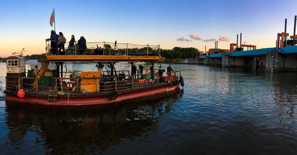 Schaluppe - das Floß für Hamburg