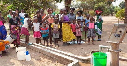 Zambia Brunnenbauten im Luangwa Tal Zambia Brunnenbauten im Luangwa Tal