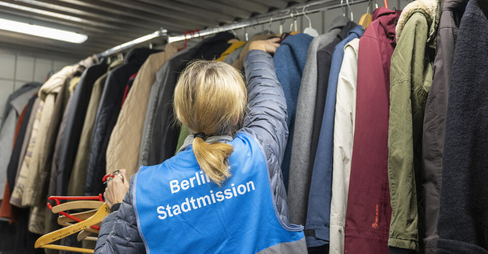 Menschen ohne Obdach (warm) einkleiden