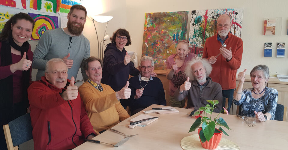 Fundraising campaign for dementia buttons: Stronger together against forgetting!