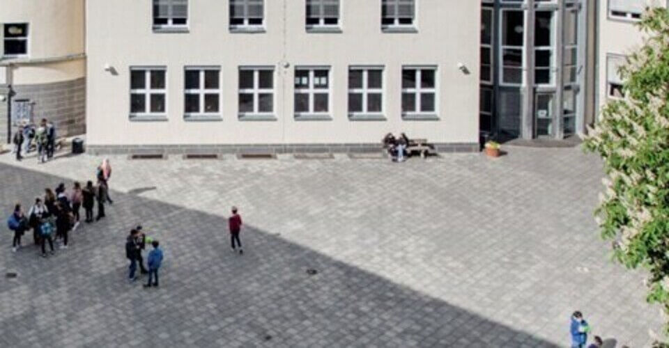 Deutzer Gymnasium Schaurtestraße - Schoolyard Design and Break-Time Concepts
