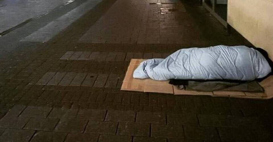 Help now, save lives: homeless assistance in the cold season