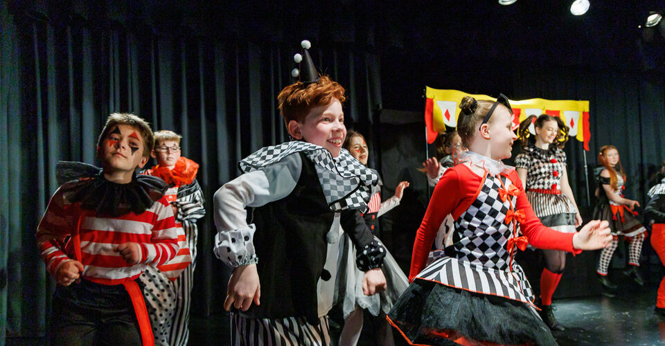 8 headset microphones for our children's and youth theater