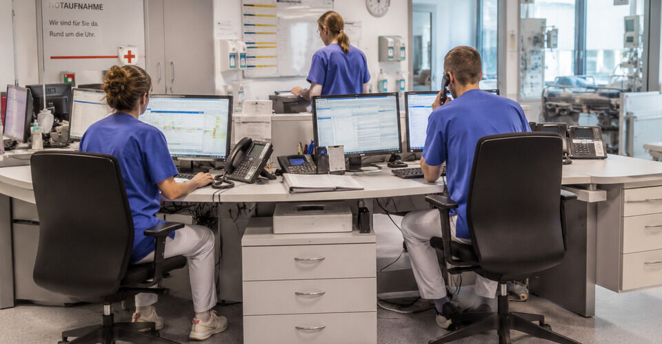 New work chairs for the emergency department of the Charité