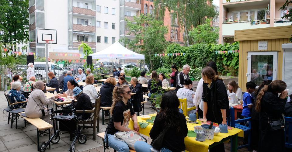 Every donation counts: Advice, Encounter & Education in Wassertorkiez