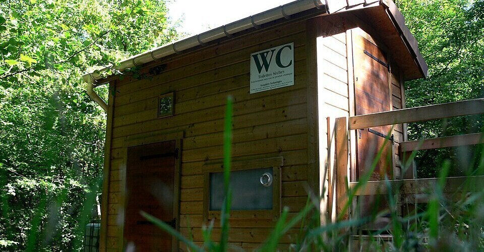 Accessible composting toilet for the Weltacker in the Späth'sche Baumschulen